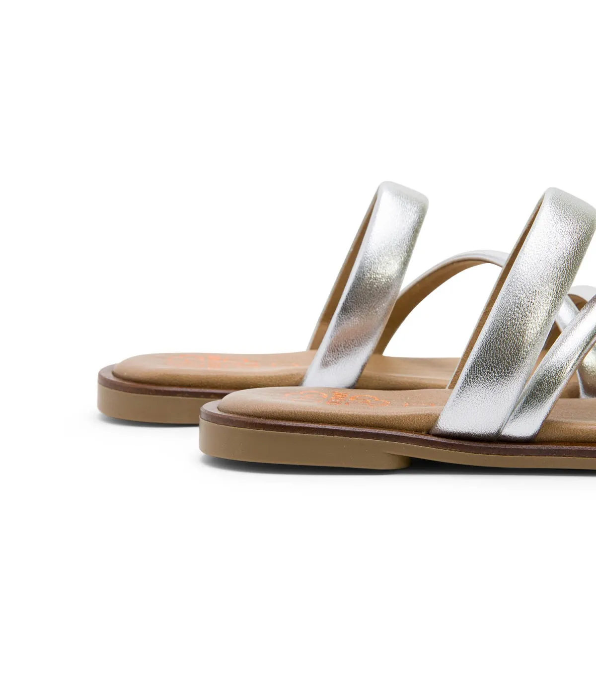 Flat Silver Leather Sandal Carol